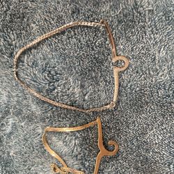 Horseshoe gold bracelets