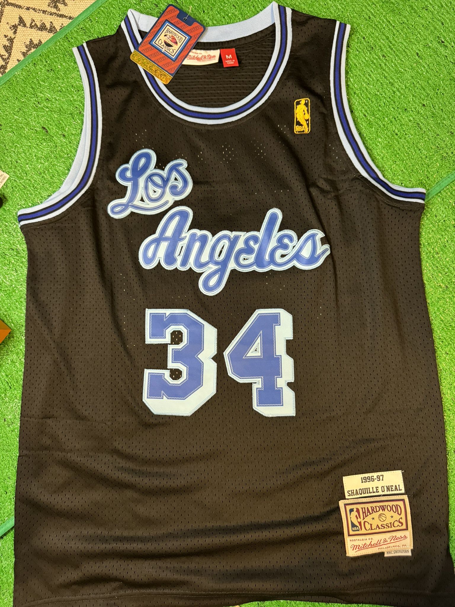 LA LAKERS SHAQ JERSEY SIZE MEDIUM