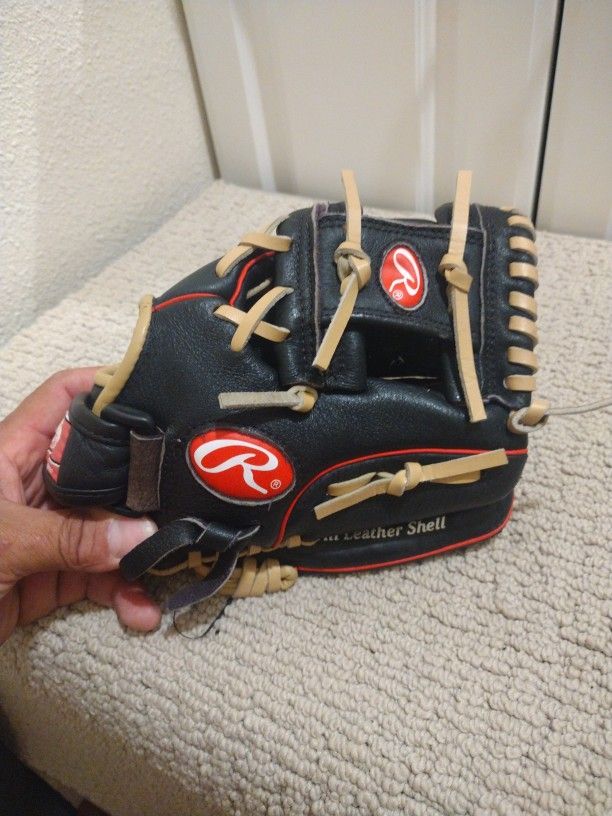 Rawlings H1051B 10.5 Inch Glove For Youths (Kids)
