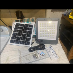 PRIVATE STREET SOLAR LIGHT 2 PIECES IS 1 UNIT  1000  WATTS