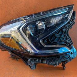 2018 2019 2020 2021 GMC Terrain Right Passenger Side Xenon HID Headlight OEM