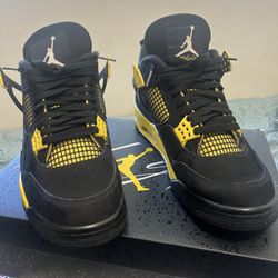 Jordan 4 Yellow Thunder