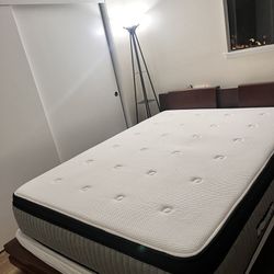 Sturdy Wood Queen Bed Frame (incl.mattress)