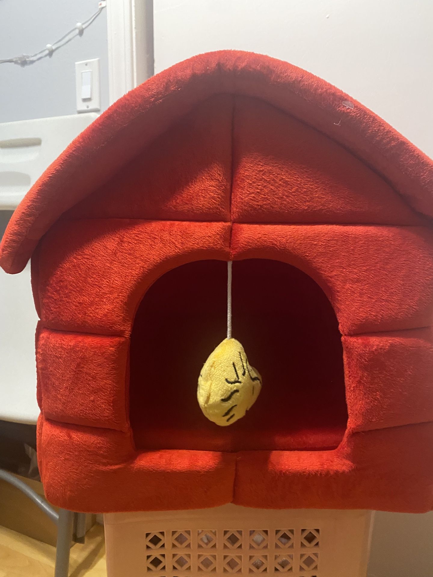 Snoopy Pet Hut By Berkshire