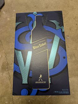 Johnnie Walker Blue Label Limited Edition Gift Box, Empty Bottle & 2 Crystal Glasses