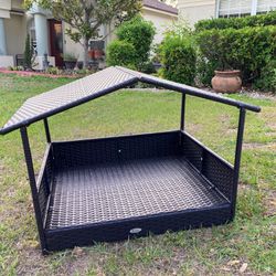 Outdoor Wicker Dog House with Canopy