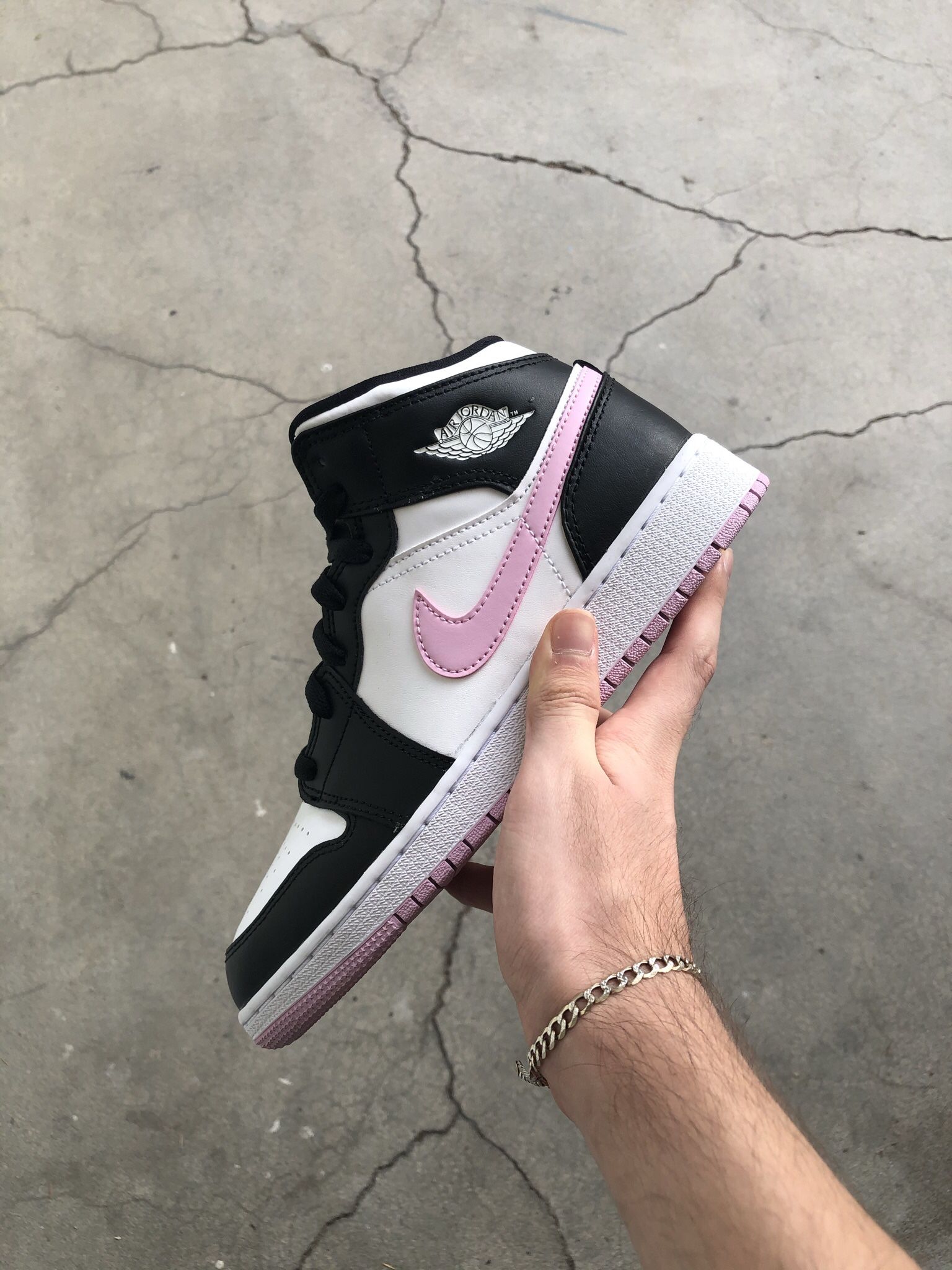 Jordan 1 Mid Arctic Pink GS display picture 2