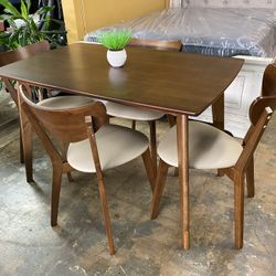 ‼️‼️Mid-Century Modern Dining Set‼️‼️