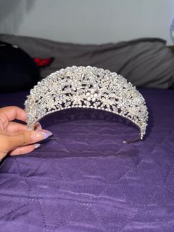 Bridal tiara/ quinceañera crown