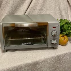 Black + Decker 4 Slice Toaster Oven, Silver
