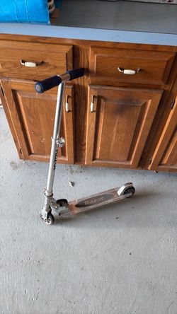 Scooter razor