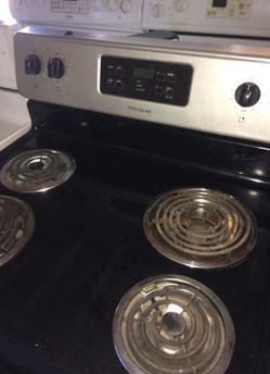 Frigdaire stove