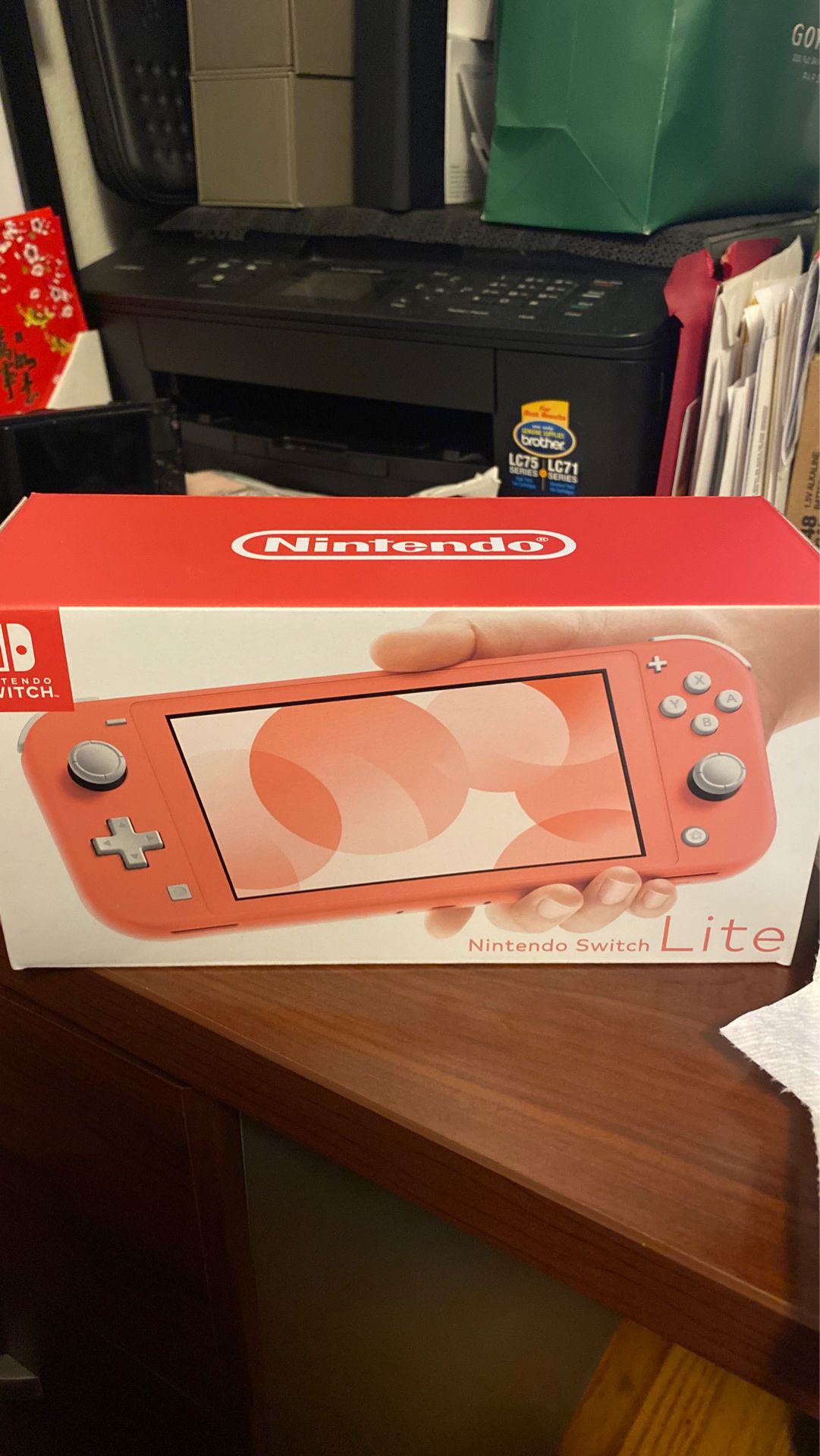 NEW Nintendo Switch Lite Coral