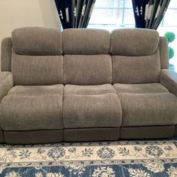 2 Sofas Manual Recliners And One Sofa Recliner Electric 