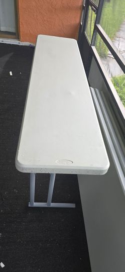 Plastic table
