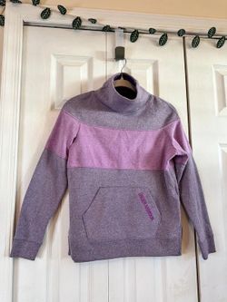 Under Armour light purple sweatshirt, like new