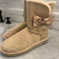 New- UGGs Classic Side Bow Boots 