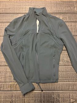LuluLemon women’s zip up jacket
