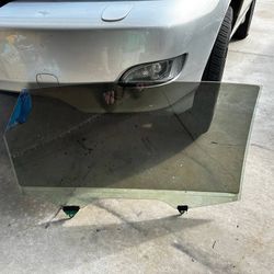 2012 Toyota Prius V (Five Wagon) Rear left Window Glass