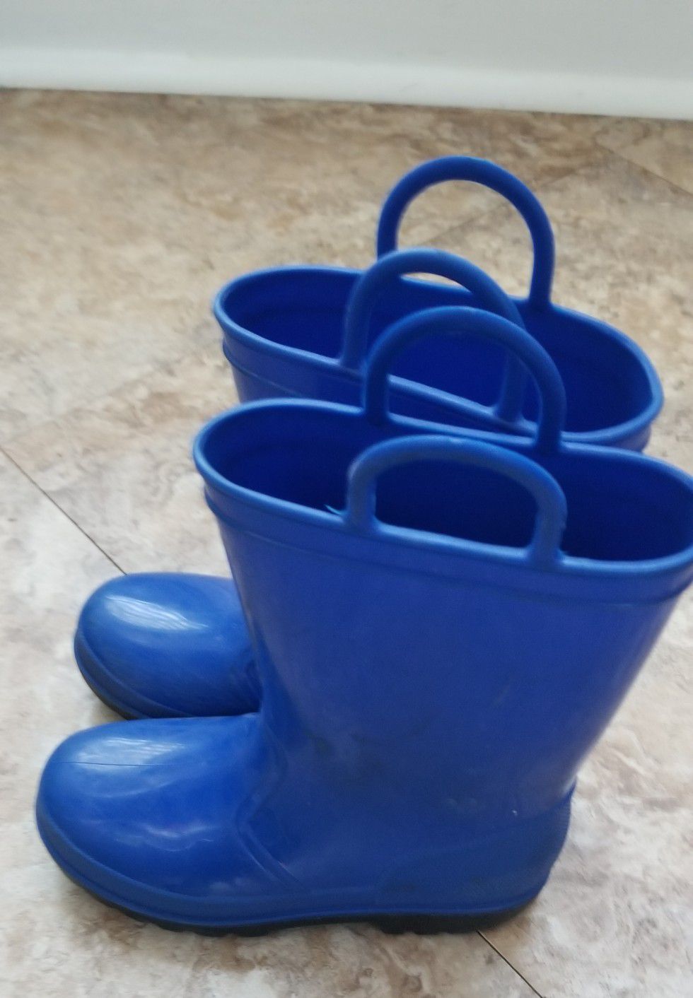 Kids rain boots size 11