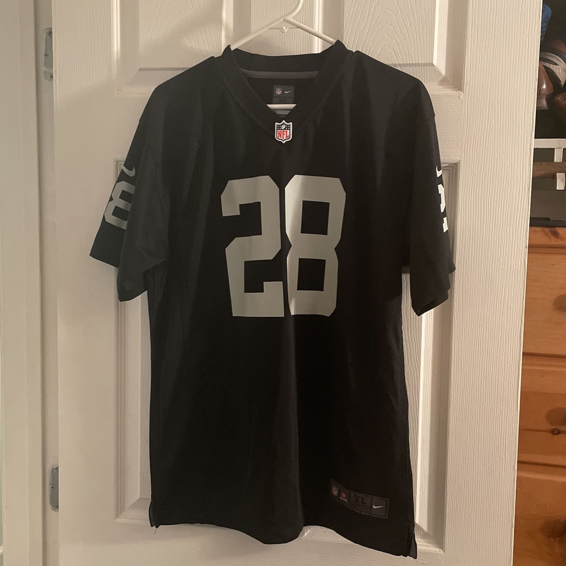 Raiders Jersey Jacobs 28