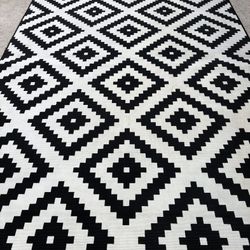 6’7x9’10 Area Rug