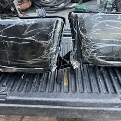 Toyota Tundra Headlights