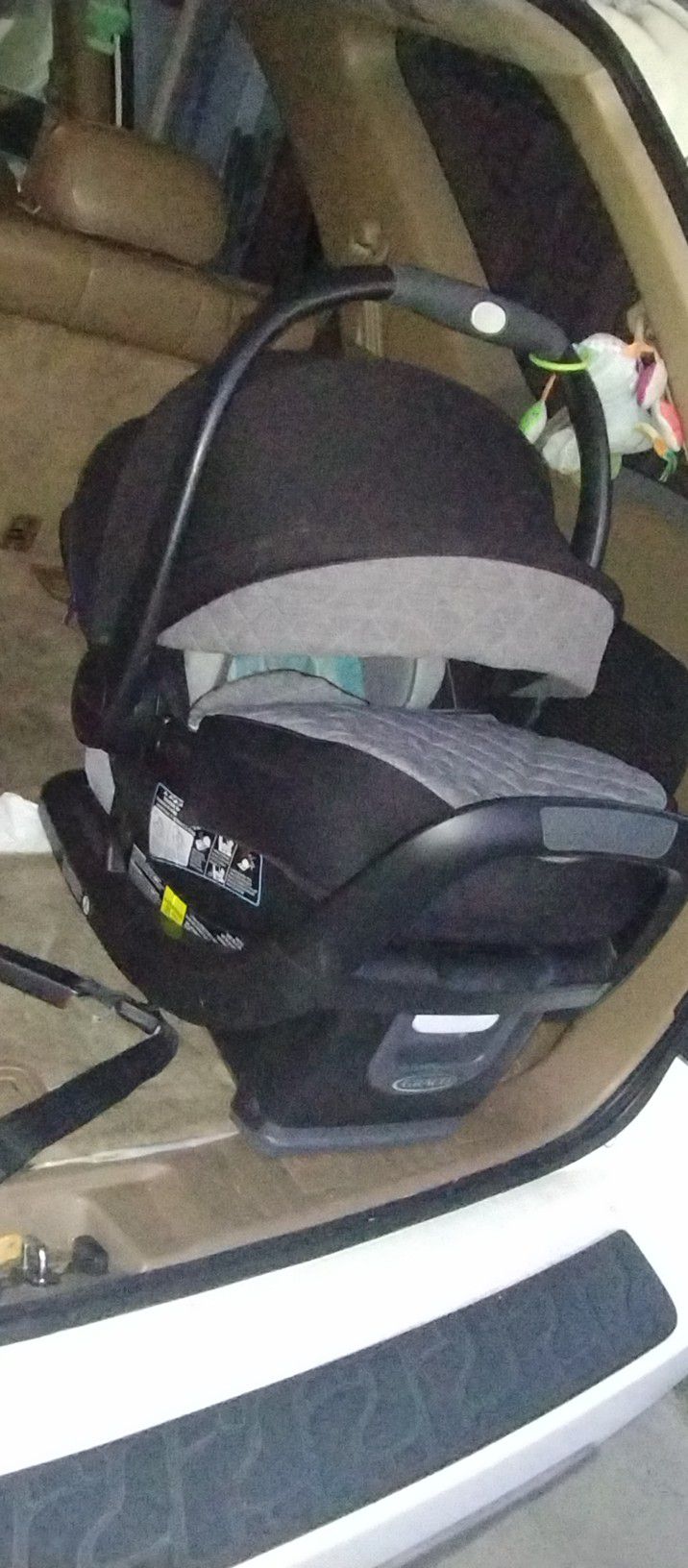 Car Seat Graco And Matching Play Yard As Well