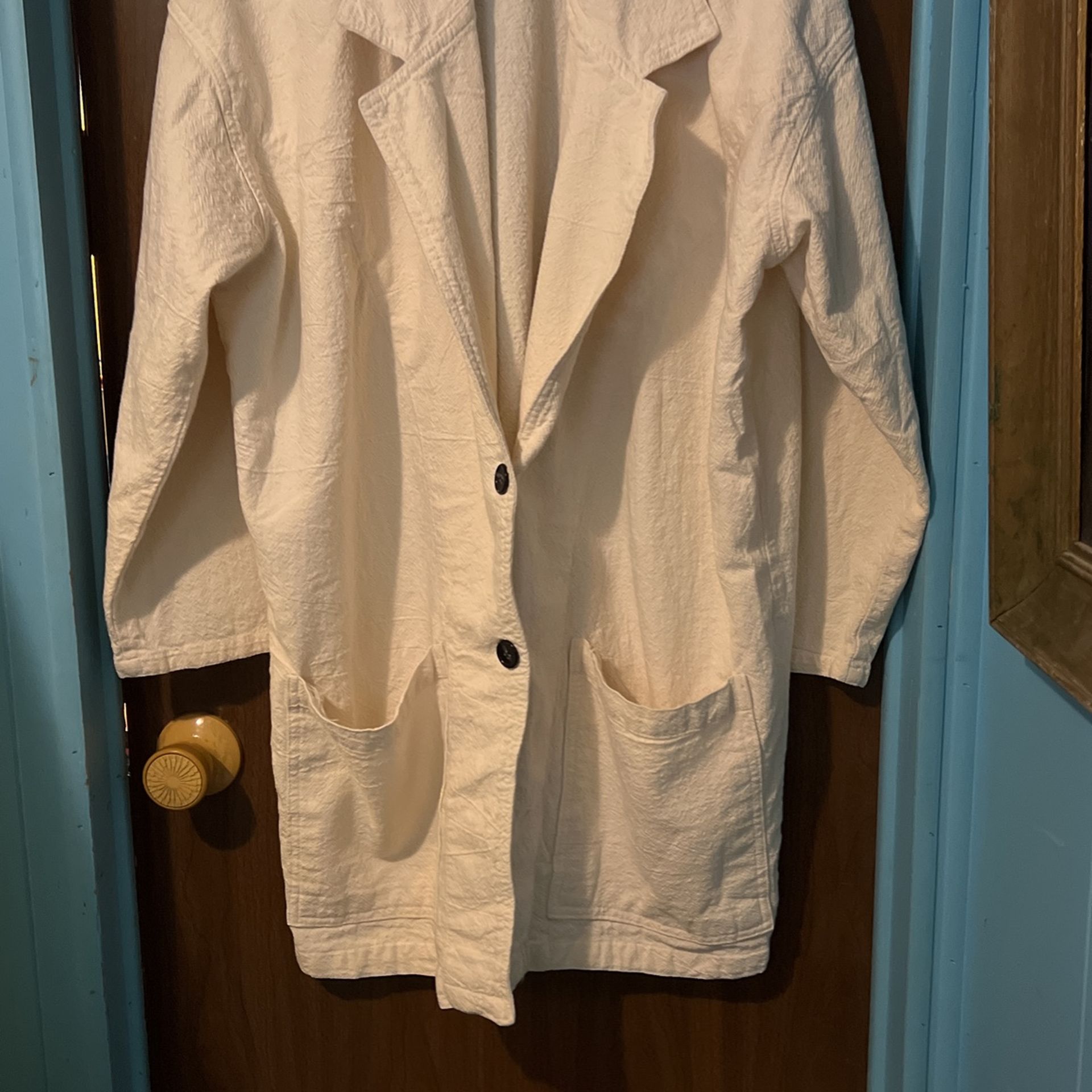 White Gauzy Jacket Two Buttons And Pockets