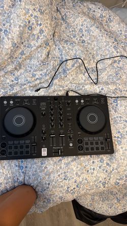 Pioneer DJ DDJ-FLX4 DJ Controller