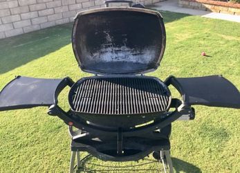 WEBER Q PORTABLE GAS BBQ GRILL w CART, COVER, and TANK!- $150