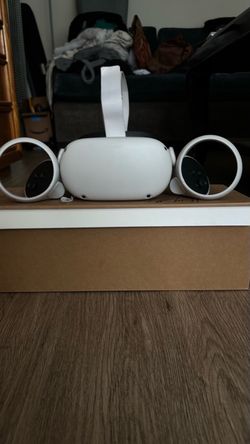 A vr  and white and it is in good shape nothing wrong