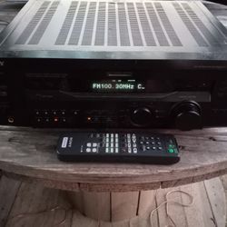 500 Watts Sony 5.2 AV Receiver With Phono Input And Remote Control 