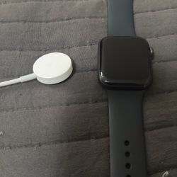 Apple Watch SE 44M Aluminum with original charger