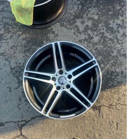 18-inch wheel, 5x114.3 bolt pattern