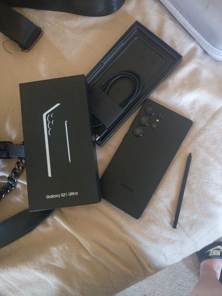 NEW Black Galaxy S25 Ultra