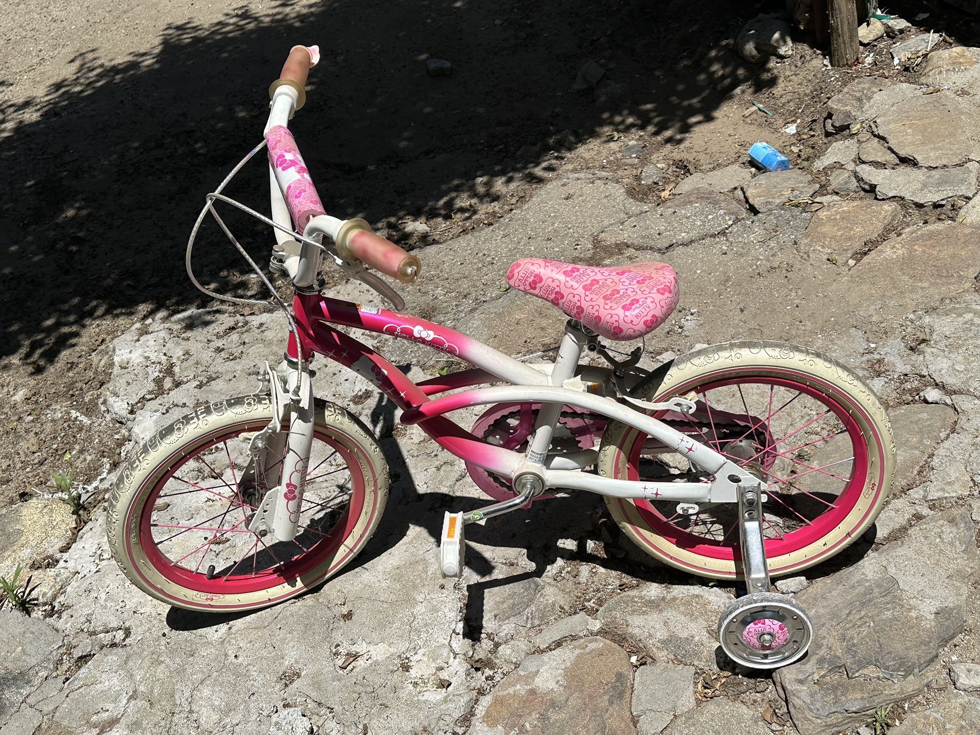 Hello Kitty kids bike