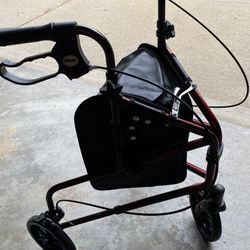 Quad Wheel Walker With Removable Basket And Bag