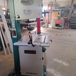New 17-in Bandsaw Grizzly Made Retails For $2,000
