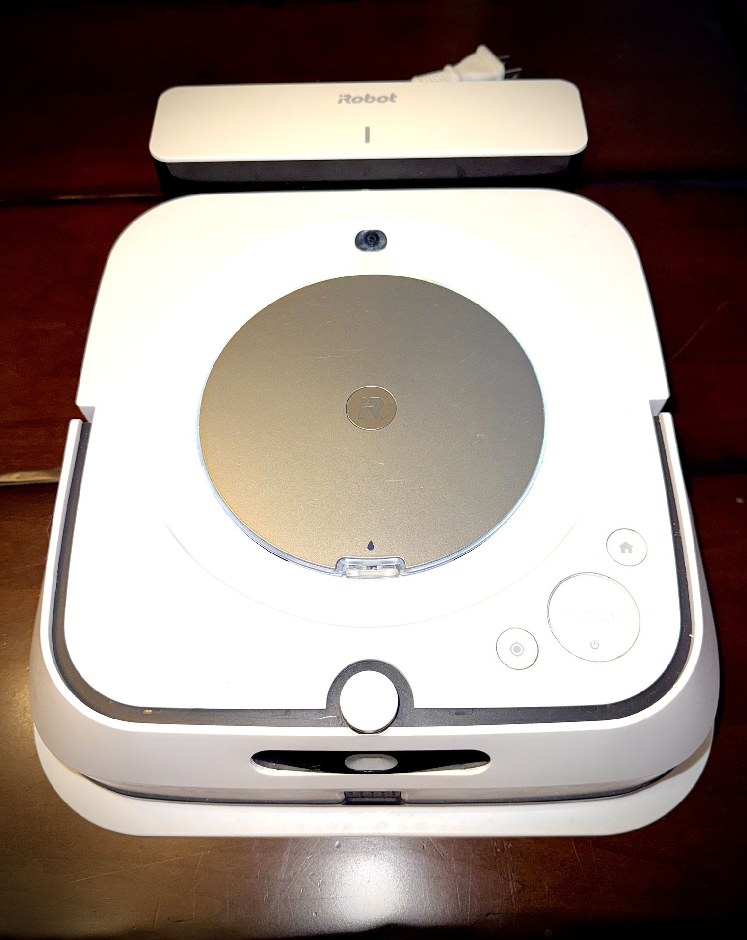 iRobot - Braava jet m6 Wi-Fi Connected Robot Mop - White