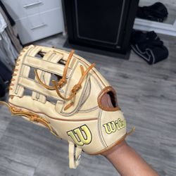 Wilson A2000 Baseball Glove Size 12.75