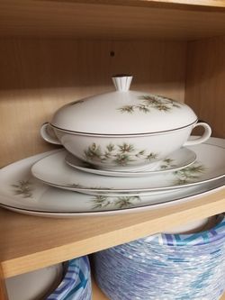 Norcrest Fine China Cascade Pine Dinnerware Set.