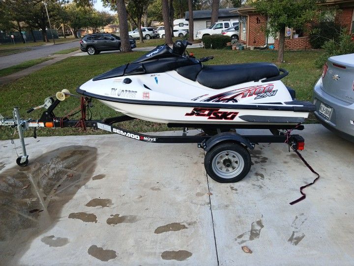 JET SKI ((( DOES NOT RUN!!!))) With TRAILER. No Keys, Lost Paperwok.