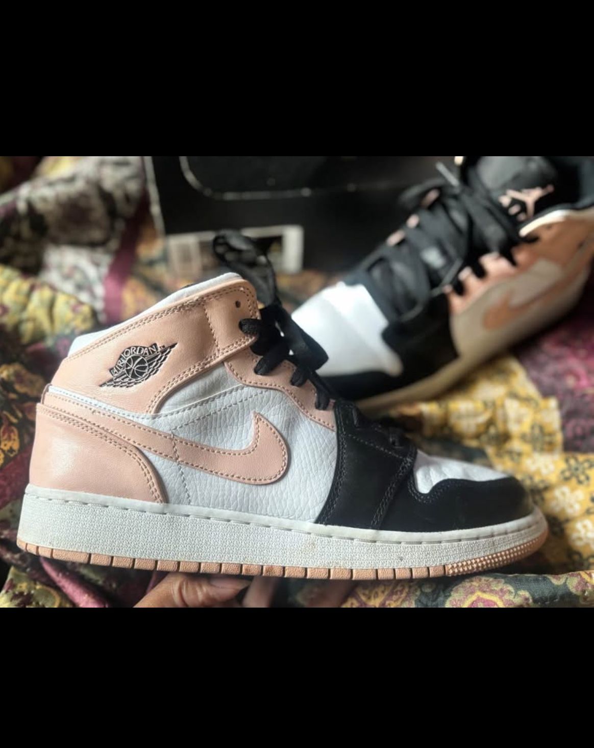 Air Jordan 1 Mid 'Crimson Tint' White/black/pink Size 6.5 Y