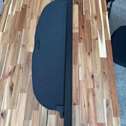 Selling retractable Cargo Cover for Honda CR-V
