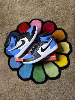 Air Jordan 1 UNC