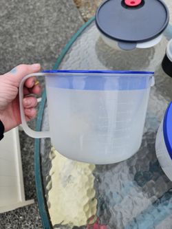 Tupperware Measuring Cups
