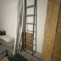 8’ Aluminum Ladder 