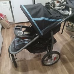 Graco fast action 3 wheeled jogging stroller