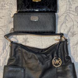 Micheal kors purse And Wallets